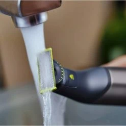 Philips QP6551/15 OneBlade Pro Face & Body Bartschneider & Body Groom -Philips-Geschäft ded9f8c4 5bcb 45a9 980c a8bd3acb5ebb 600x600